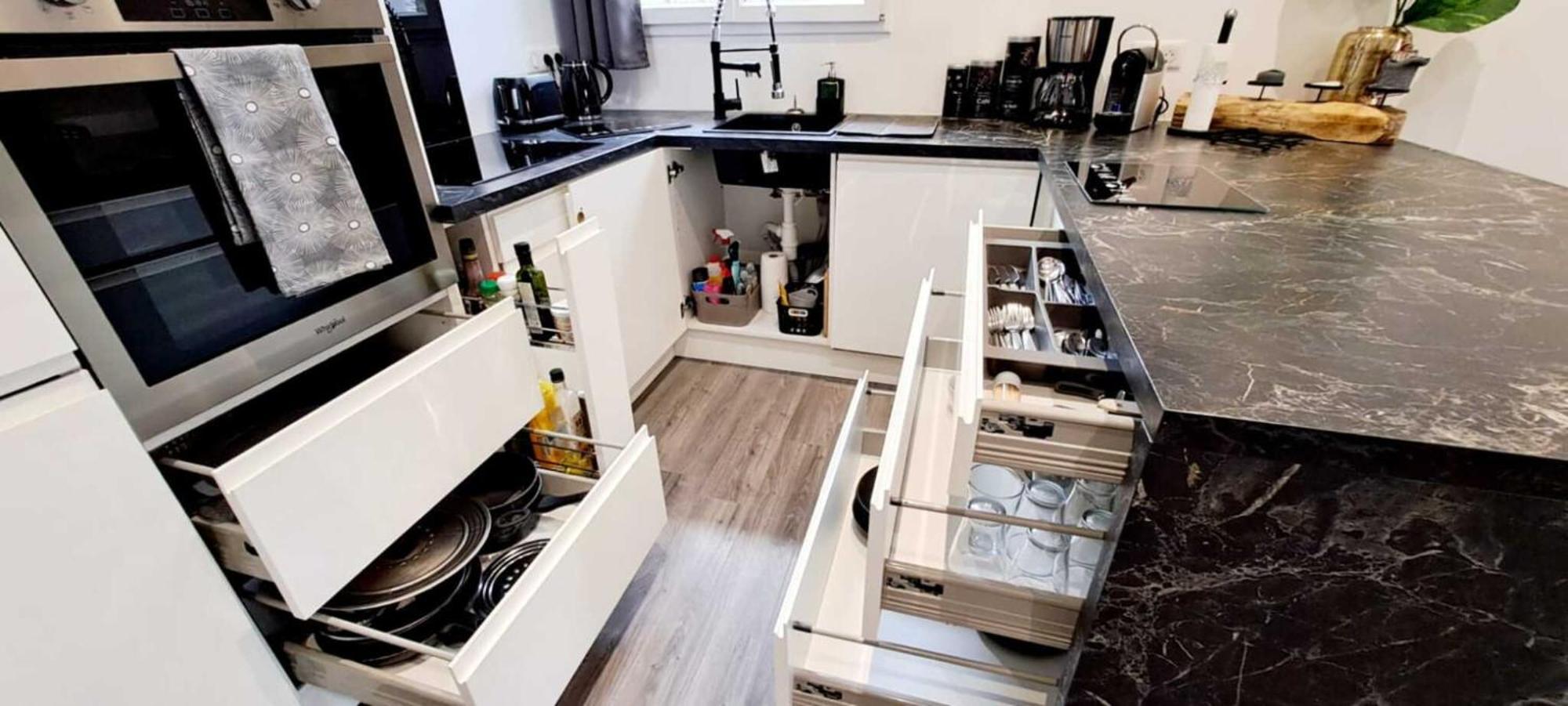 Apartment Black&white Home-by So'serenityhome-balcon-parking