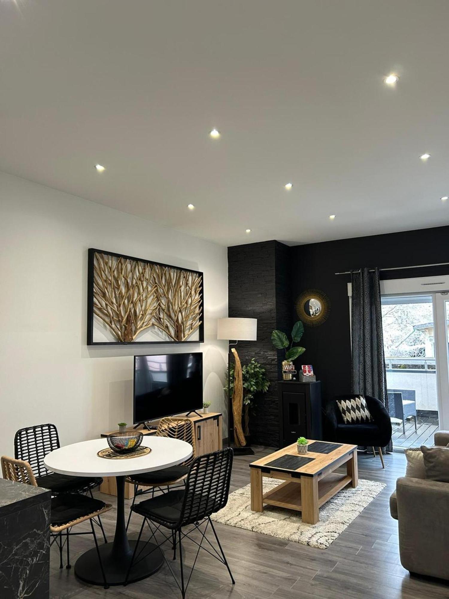 Black&white Home-by So'serenityhome-balcon-parking Apartment *